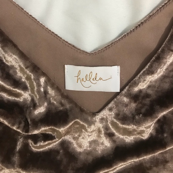 Halleln Top - Taupe - Picture 3 of 6